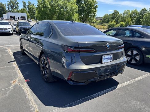 Certified 2023 BMW 740i RWD image 15