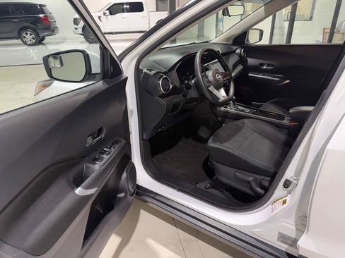 Used 2022 Nissan Kicks SV FWD image 17