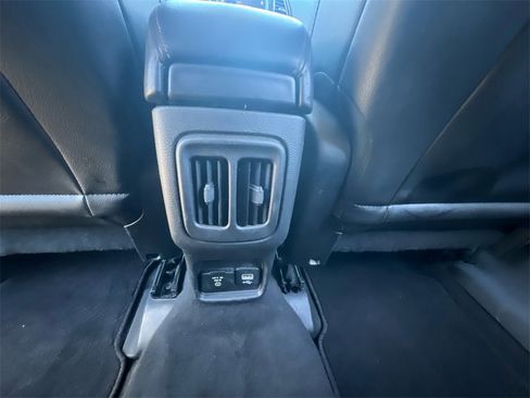 Used 2018 Jeep Compass Limited image 32