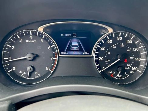 Used 2019 Nissan Pathfinder Platinum w/ Cargo Package image 24