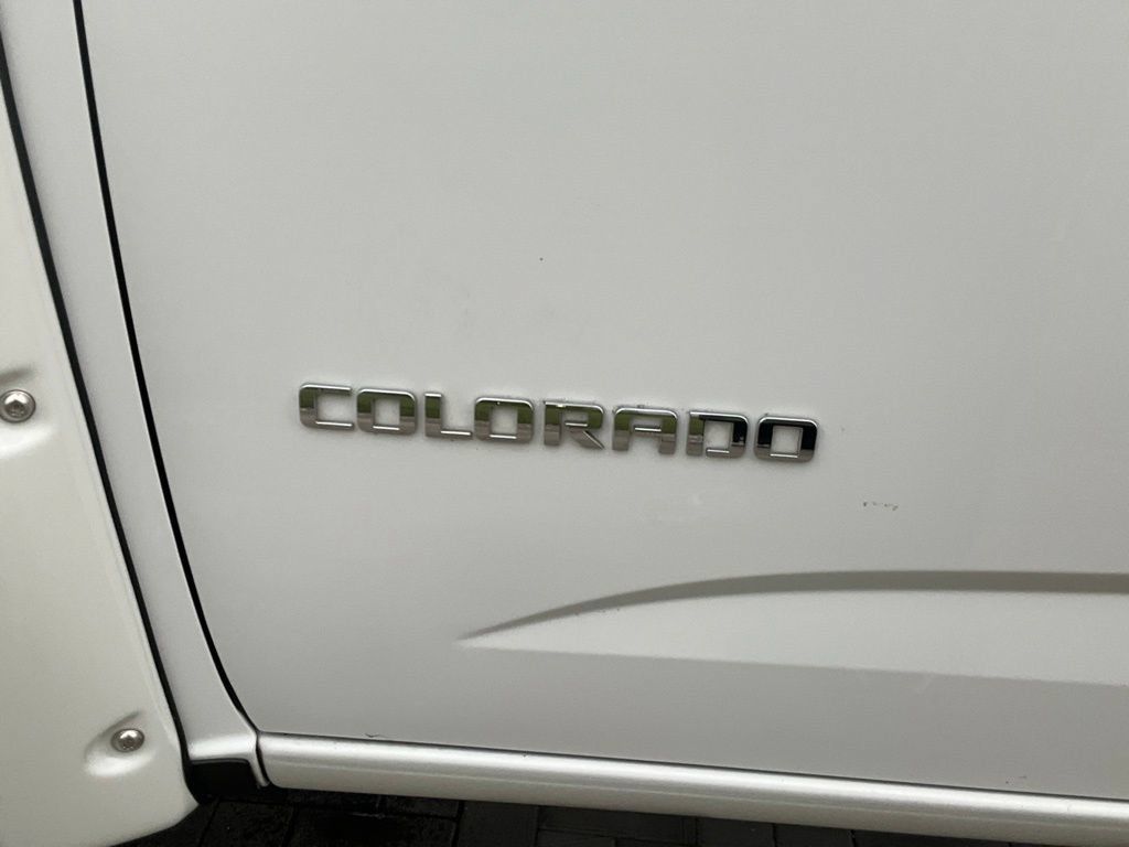 Used 2017 Chevrolet Colorado Z71 AWD/4WD image 39