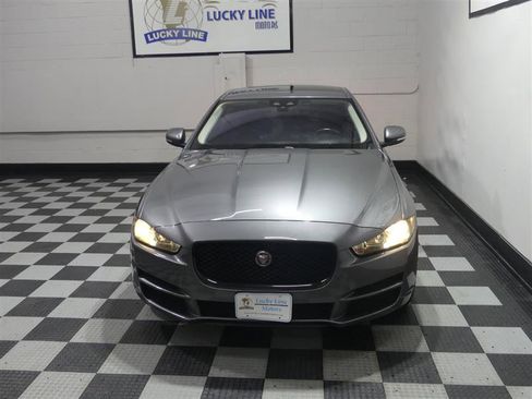 Used 2018 Jaguar XE Prestige AWD/4WD image 3
