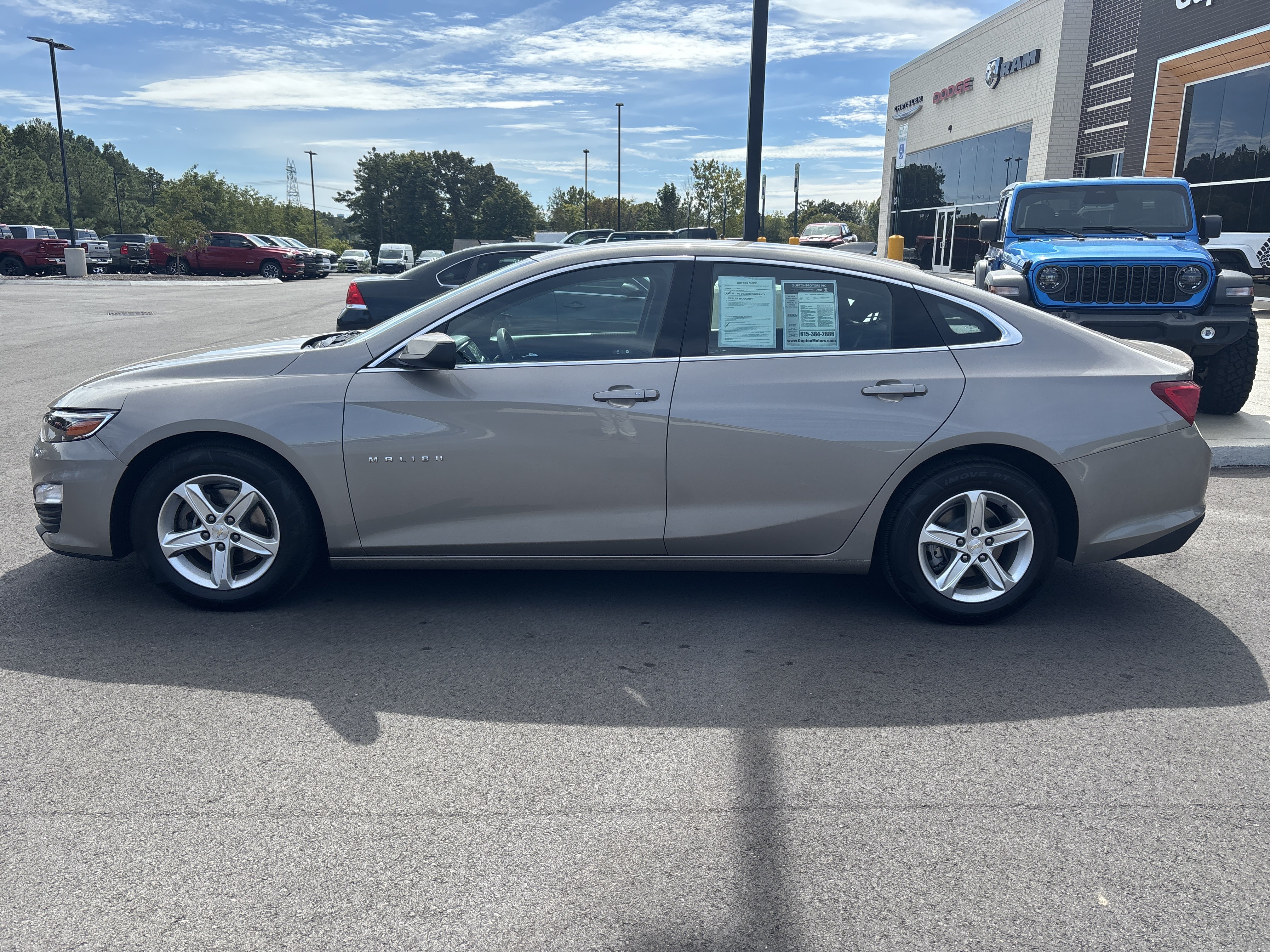 Used 2023 Chevrolet Malibu LT w/ Driver Confidence Package FWD image 2