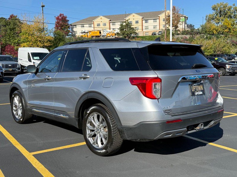 Certified 2023 Ford Explorer XLT w/ Equipment Group 202A AWD/4WD image 7