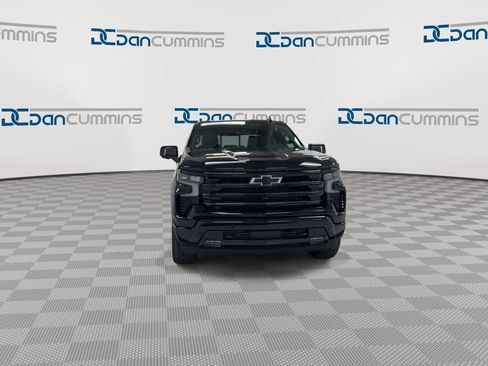 Used 2024 Chevrolet Silverado 1500 High Country w/ Midnight Edition AWD/4WD image 3