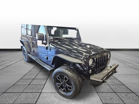 Used 2018 Jeep Wrangler Unlimited Sahara image 3