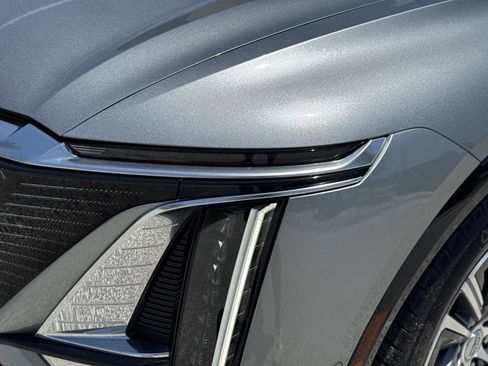Used 2025 Cadillac Lyriq Luxury RWD image 9