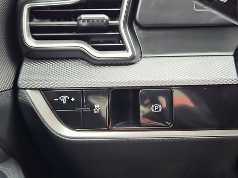 Used 2024 Kia Sportage LX image 14