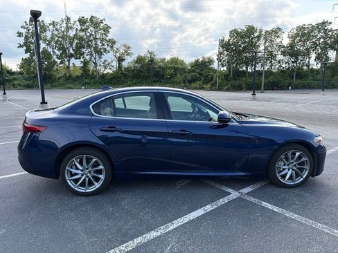 Used 2017 Alfa Romeo Giulia AWD image 6