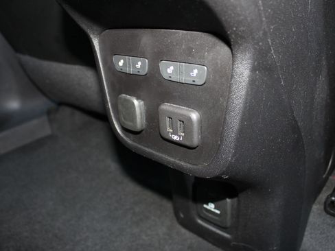 Used 2018 Chevrolet Equinox Premier image 24