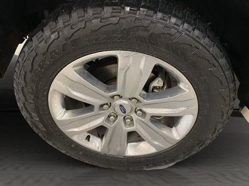 Used 2020 Ford F150 Platinum w/ Equipment Group 701A Luxury image 29