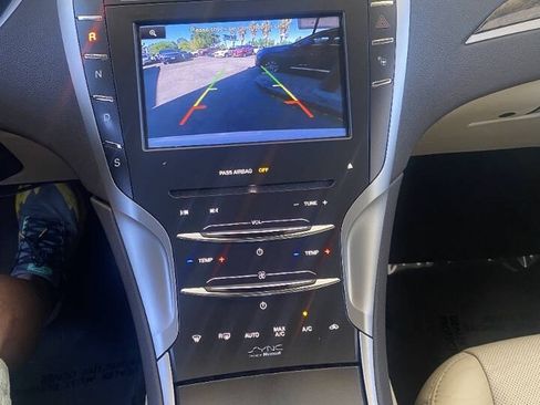 Used 2013 Lincoln MKZ FWD image 27