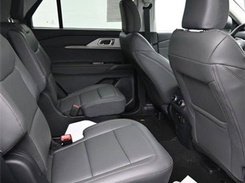 New 2025 Ford Explorer Active w/ Active Comfort Package image 16