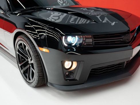 Used 2014 Chevrolet Camaro ZL1 RWD image 59