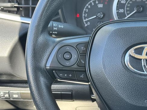Used 2022 Toyota Corolla LE FWD image 18