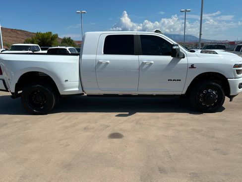 Used 2025 RAM 3500 Laramie AWD/4WD image 6
