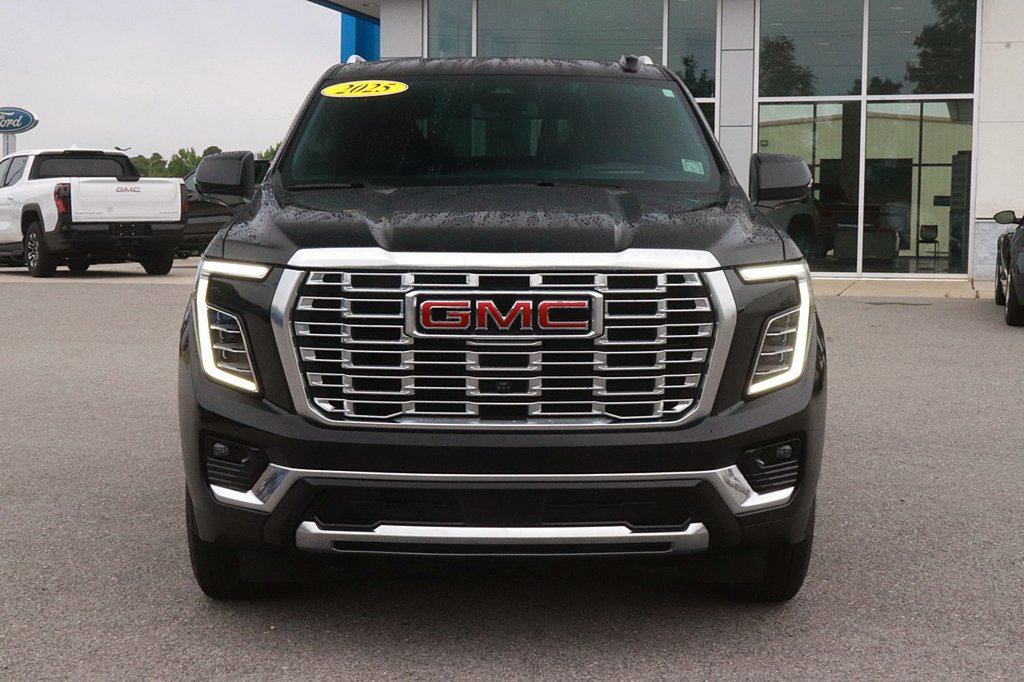 Used 2025 GMC Yukon Denali AWD/4WD image 2