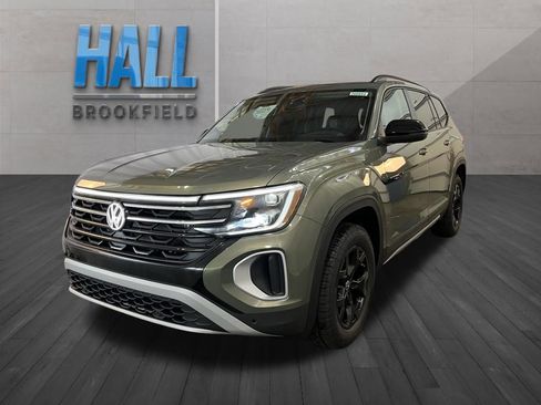 New 2026 Volkswagen Atlas Peak Edition AWD/4WD image 1