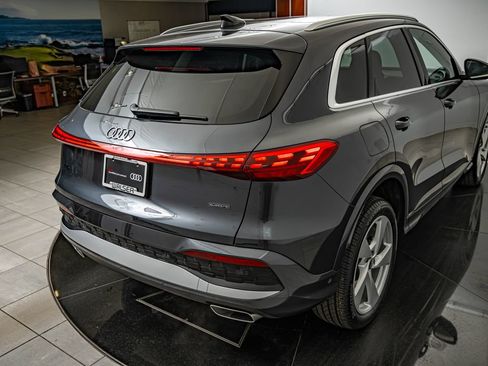 Certified 2025 Audi Q5 Premium Plus w/ Premium Plus AWD/4WD image 15
