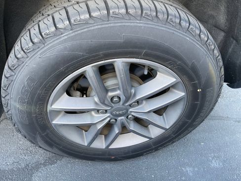 Used 2016 Jeep Grand Cherokee Laredo 75th Anniversary AWD/4WD image 3