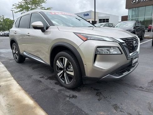 Used 2023 Nissan Rogue SL w/ SL Premium Package AWD/4WD image 2