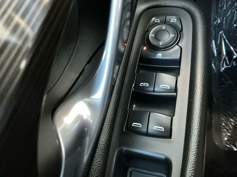 Used 2024 GMC Terrain SLE image 19