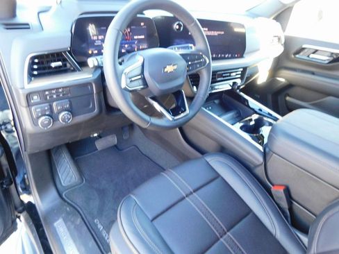 New 2025 Chevrolet Suburban High Country image 15