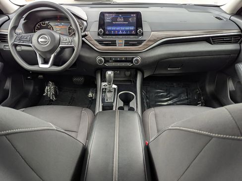 Used 2024 Nissan Altima 2.5 SV image 17