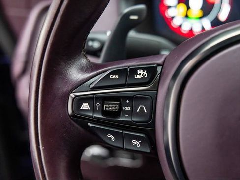 Used 2022 Aston Martin DBX AWD/4WD image 22
