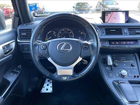 Used 2017 Lexus CT 200h image 8