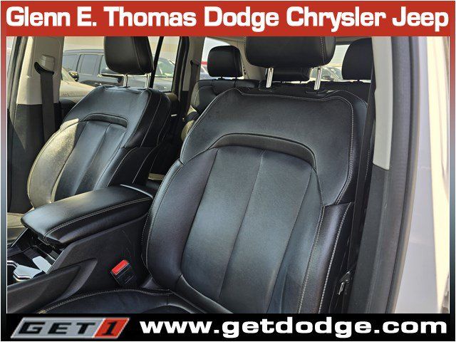Used 2023 Jeep Grand Cherokee Limited w/ Black Appearance Package RWD image 22