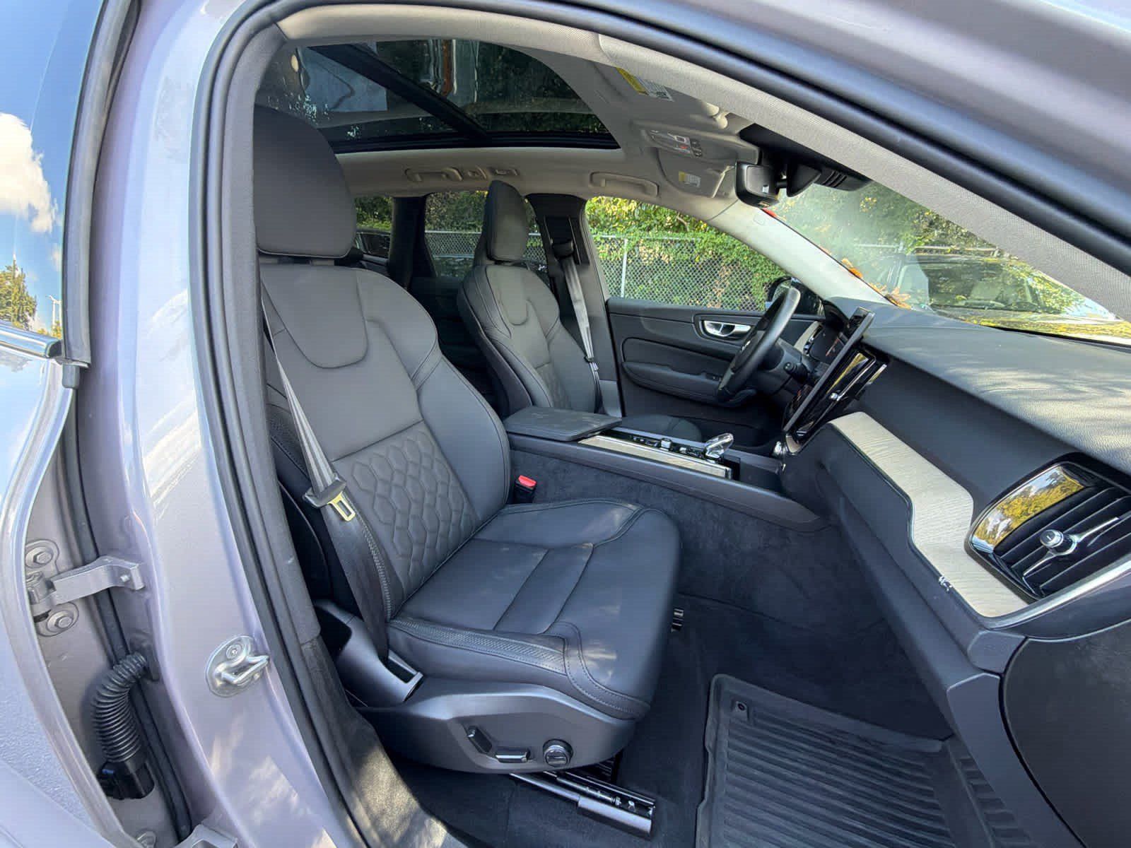 Used 2026 Volvo XC60 B5 Plus AWD/4WD image 17