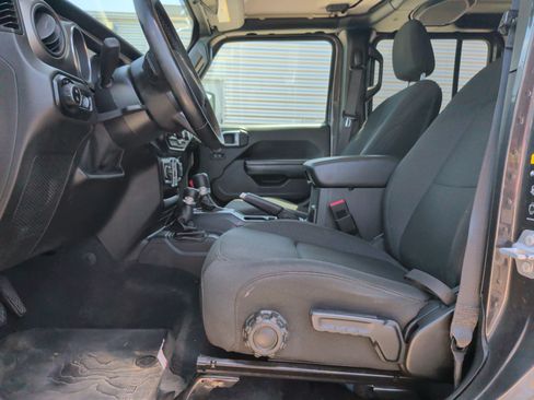 Used 2020 Jeep Gladiator Sport w/ Quick Order Package 24S AWD/4WD image 12