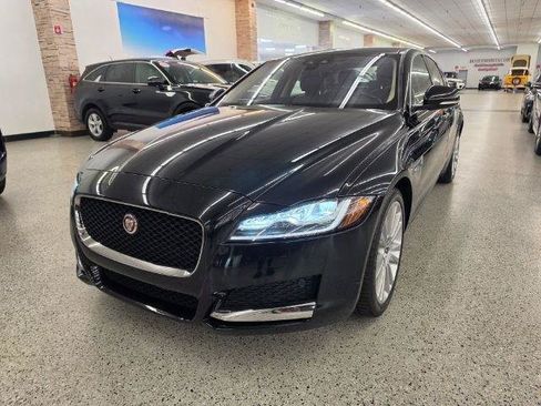 Used 2020 Jaguar XF Prestige AWD/4WD image 2