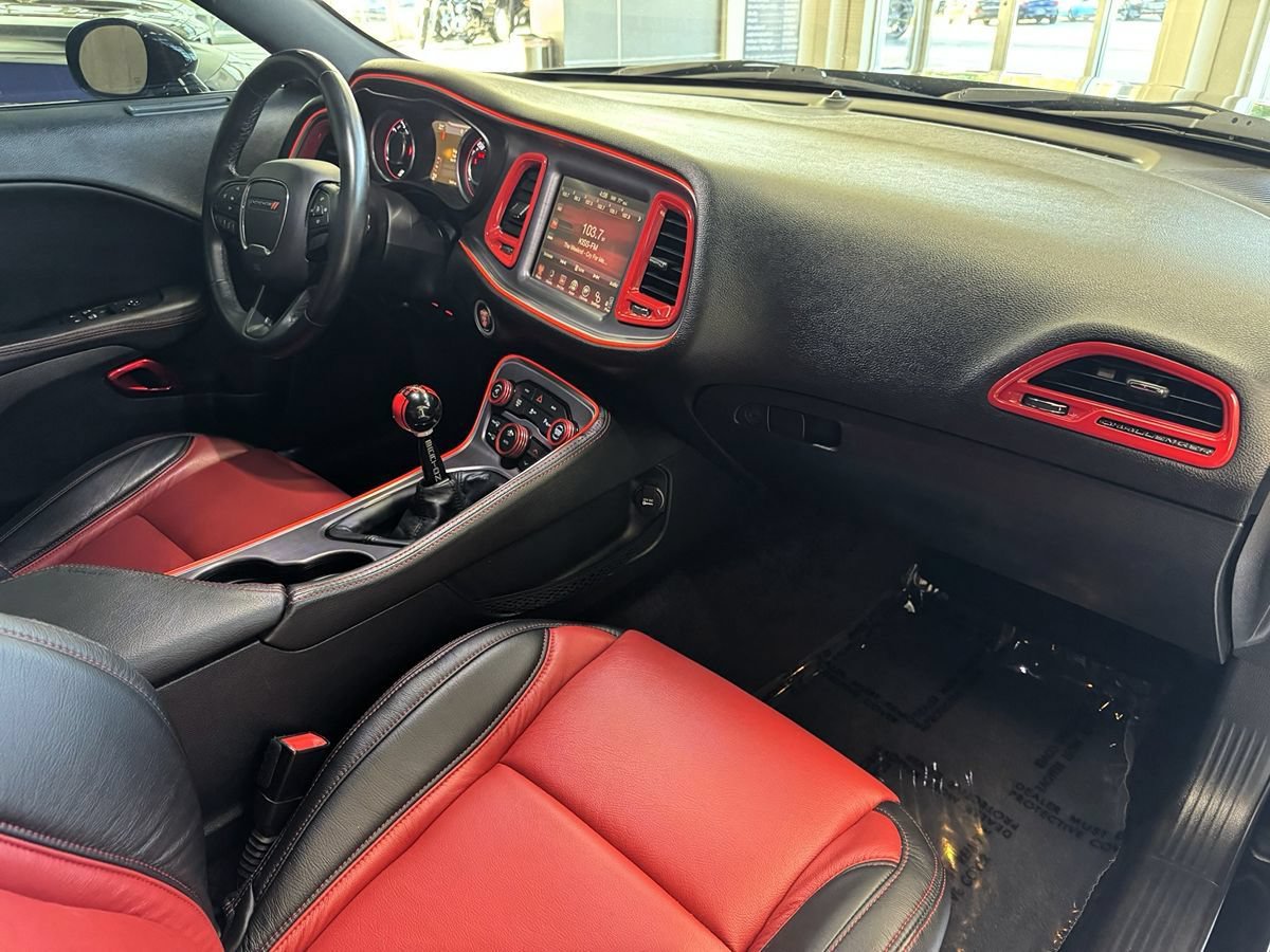 Used 2016 Dodge Challenger R/T Scat Pack RWD image 21