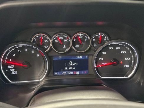 Used 2021 Chevrolet Suburban LS image 19