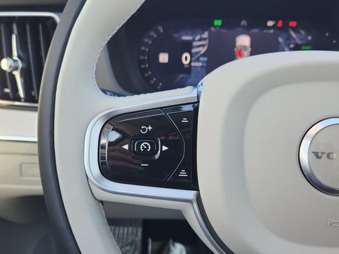 New 2026 Volvo XC60 T8 Ultra w/ Climate Package image 16