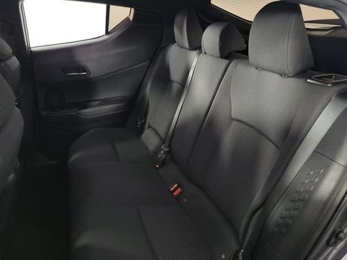 Used 2019 Toyota C-HR LE FWD image 17