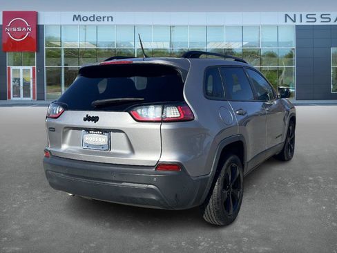 Used 2019 Jeep Cherokee Latitude Plus image 5