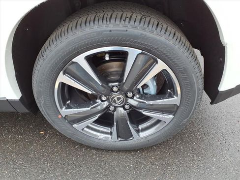 New 2025 Lexus UX 300h 300h Premium image 9