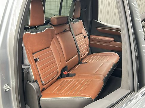 Used 2025 GMC Sierra 1500 Denali Ultimate image 36