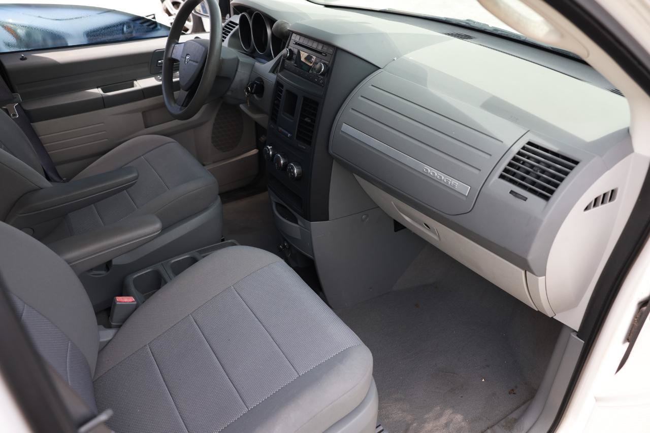Used 2008 Dodge Grand Caravan SE FWD image 18