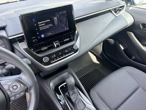 Used 2025 Toyota Corolla LE FWD image 31