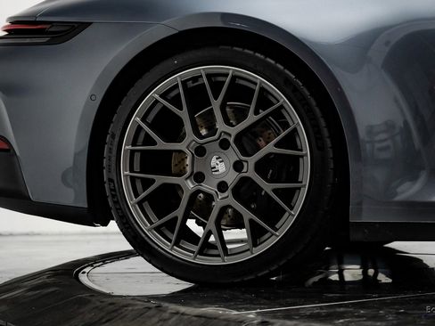 Used 2025 Porsche 911 Carrera image 94