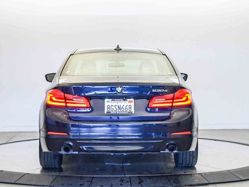 Used 2018 BMW 530e w/ Premium Package 2 image 3