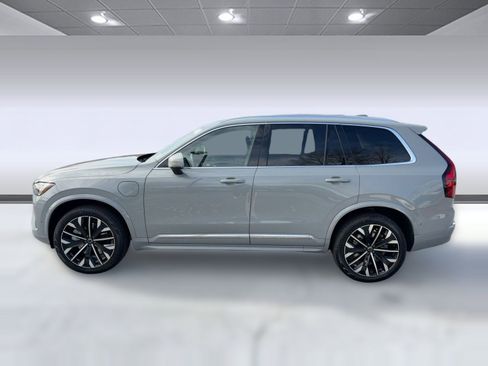 New 2026 Volvo XC90 T8 Plus w/ Protection Package Premier image 2
