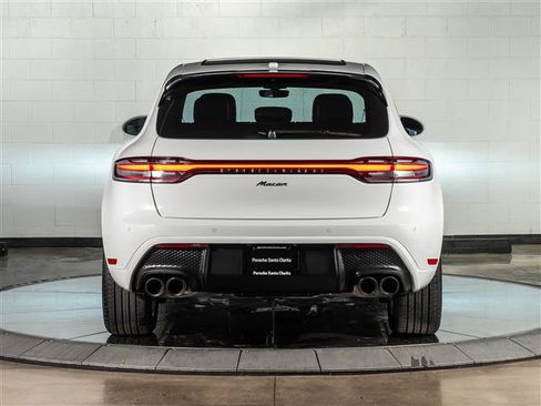 Certified 2025 Porsche Macan AWD/4WD image 10
