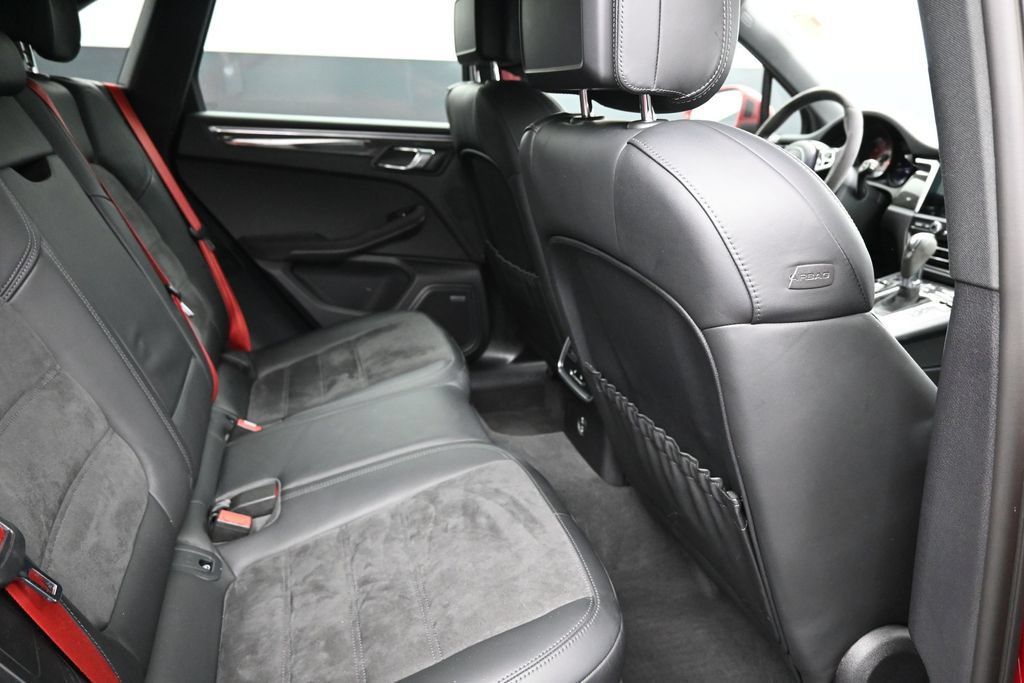 Used 2021 Porsche Macan GTS w/ Sport Chrono Package AWD/4WD image 19