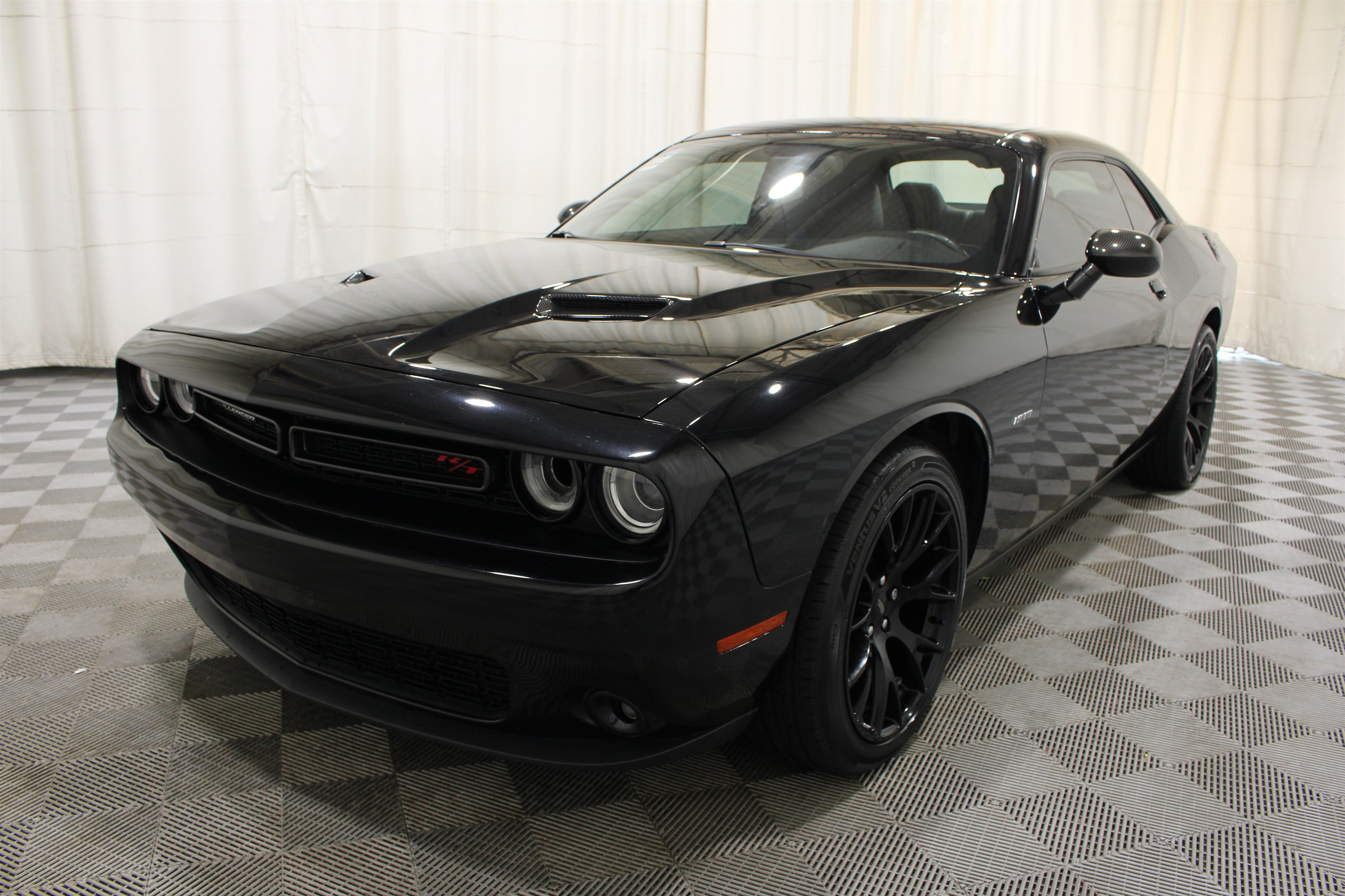 Used 2015 Dodge Challenger R/T w/ Quick Order Package 28B R/T RWD image 27