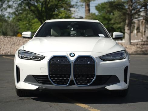Used 2023 BMW i4 eDrive35 RWD image 8